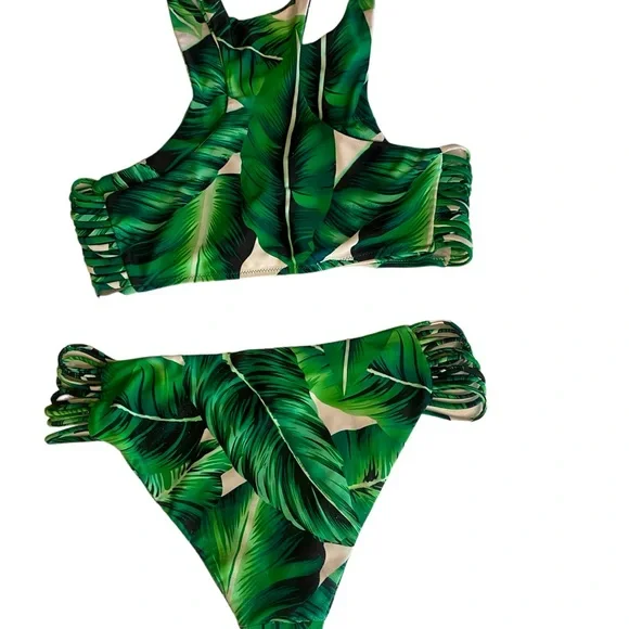 Cupshe Tropical Leaves Tank Bikini
Two Piece Green/Black - Picture 2 of 8